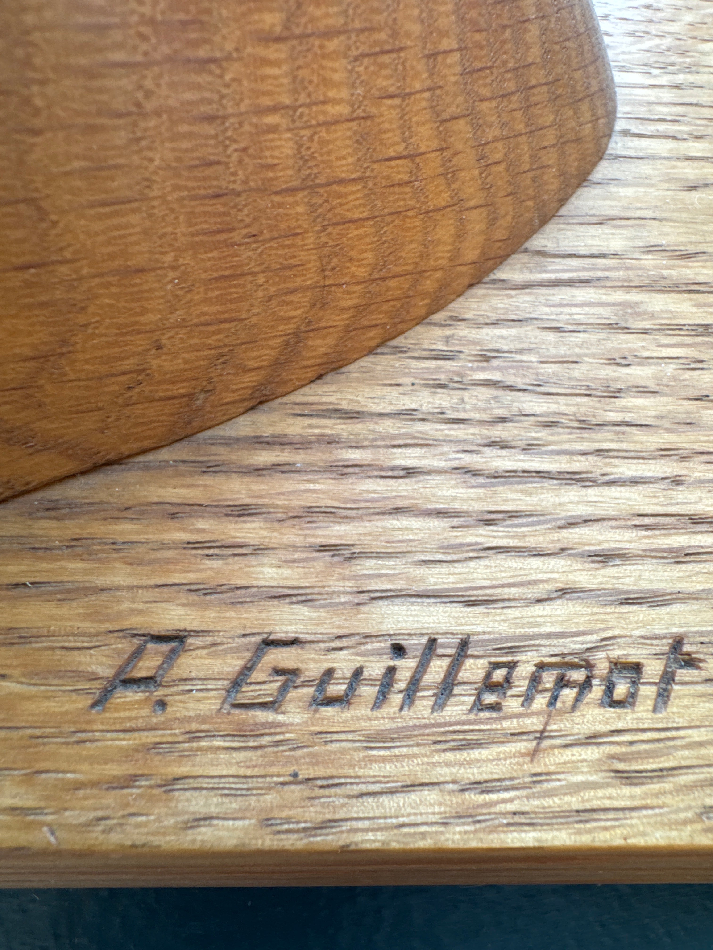 Grande sculpture en bois vintage de fleur de lys par P Guillemot