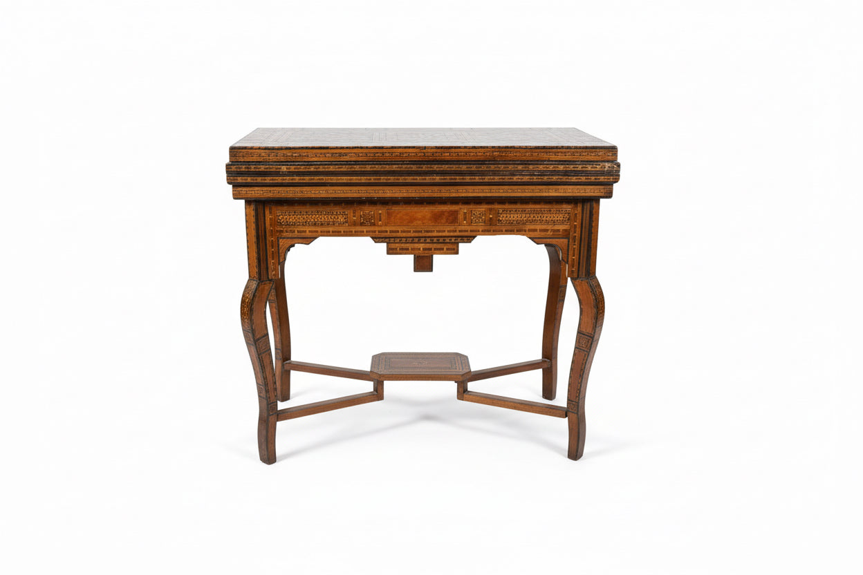 Table de jeux marquetée de Damas ancienne