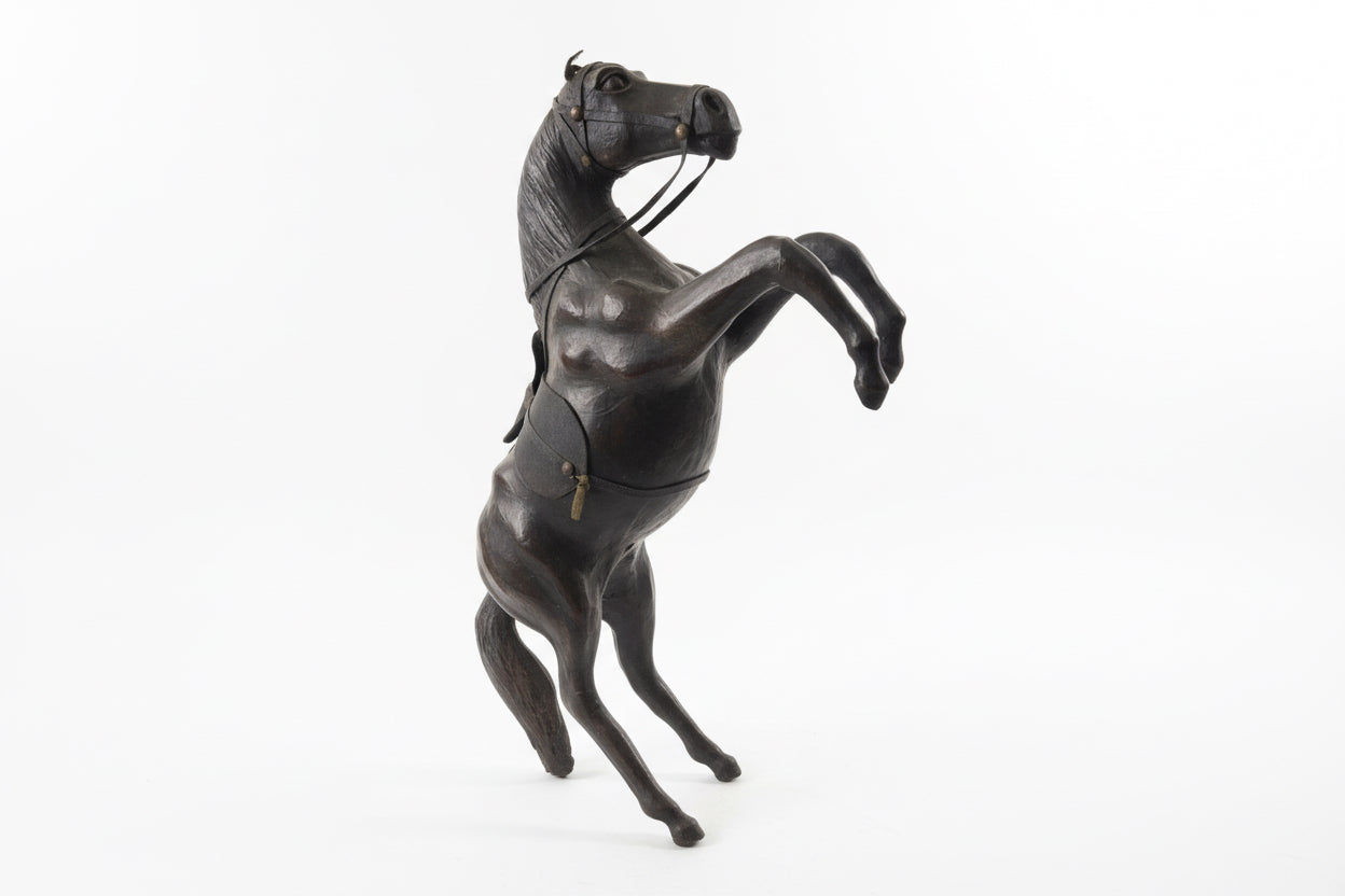 Sculpture équestre vintage faite à la main en cuir de cheval de 40 cm, figurine équestre