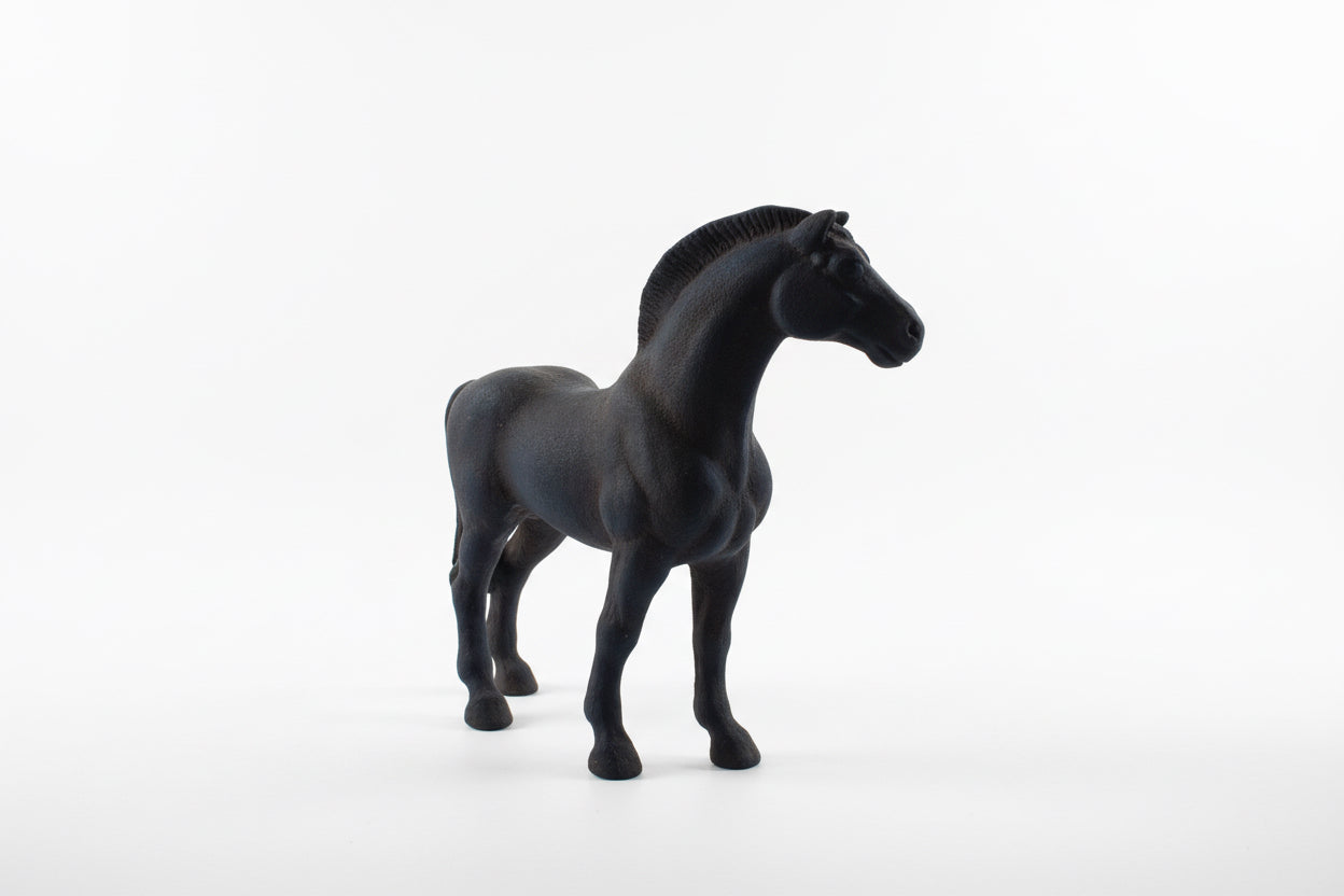 Figurine de cheval vintage en métal coulé