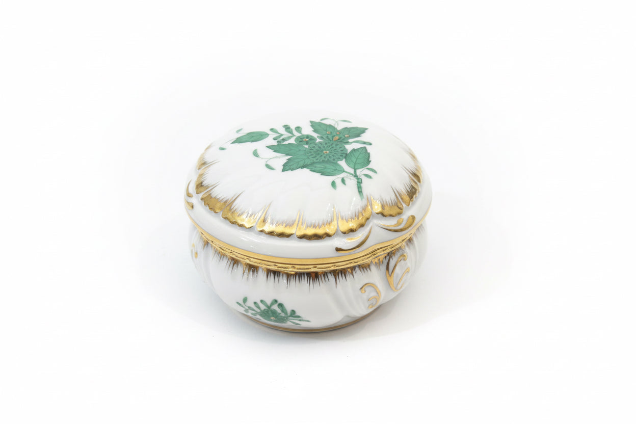Boîte ronde couverte en porcelaine de Herend verte