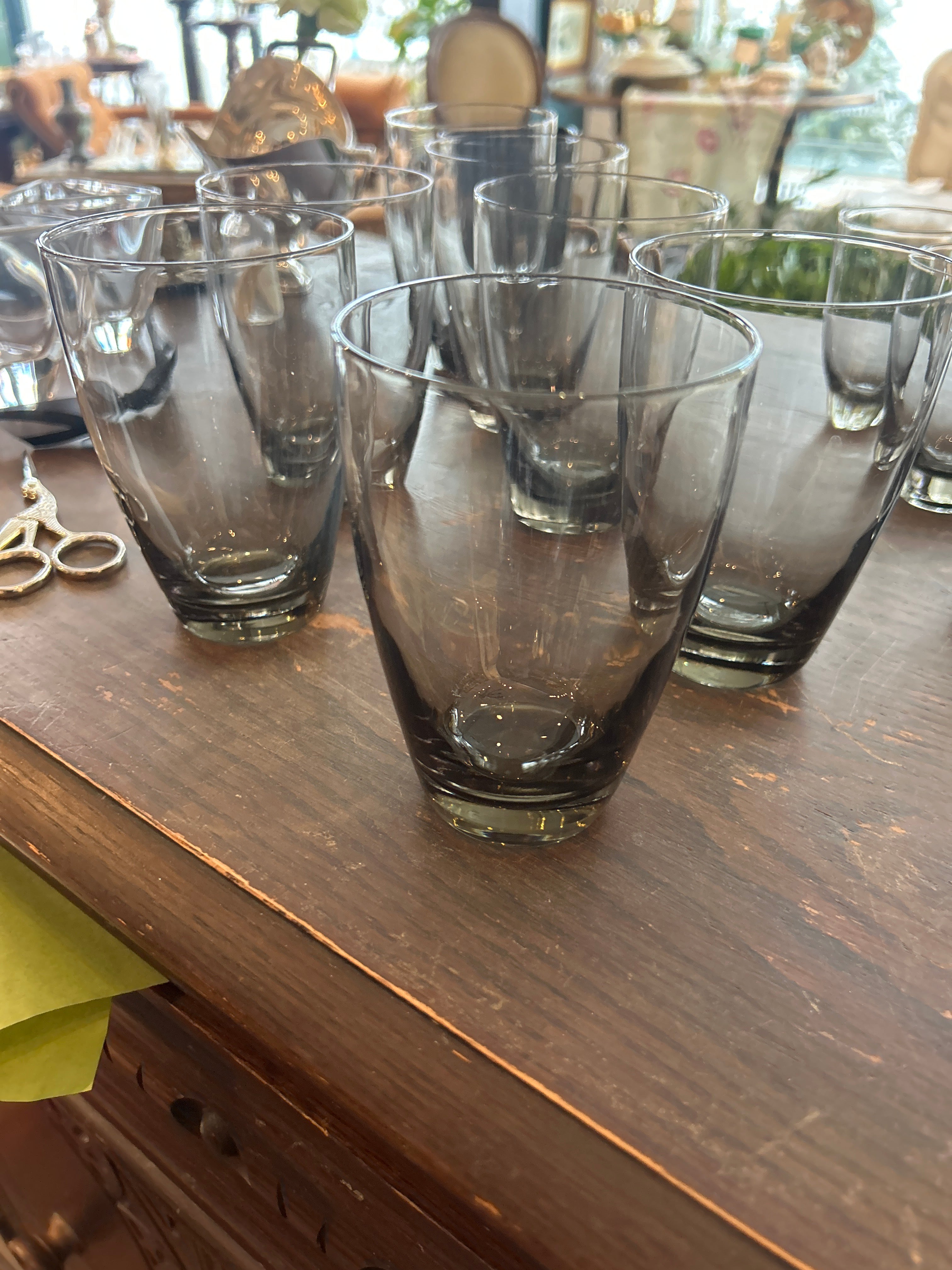 Lot de sept verres fumés MCM