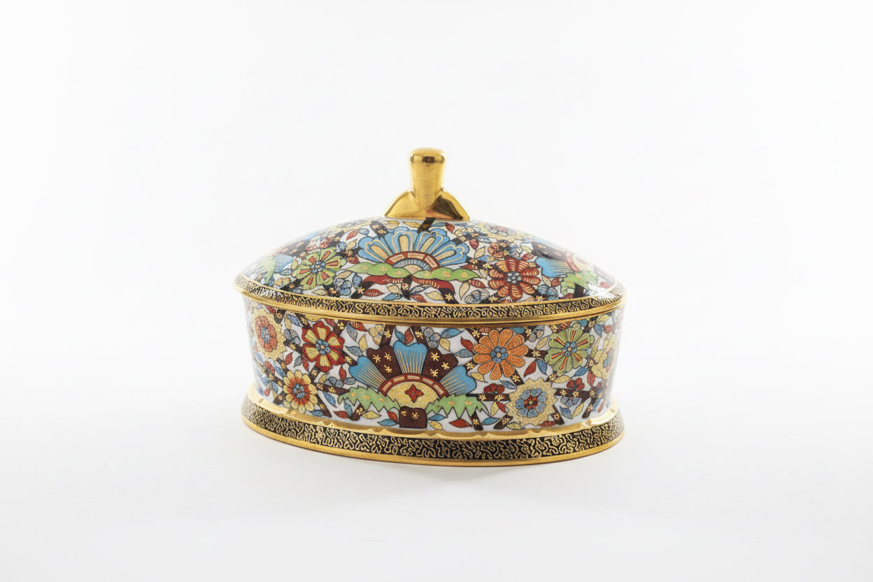 Boîte en porcelaine de Bavière peinte à la main