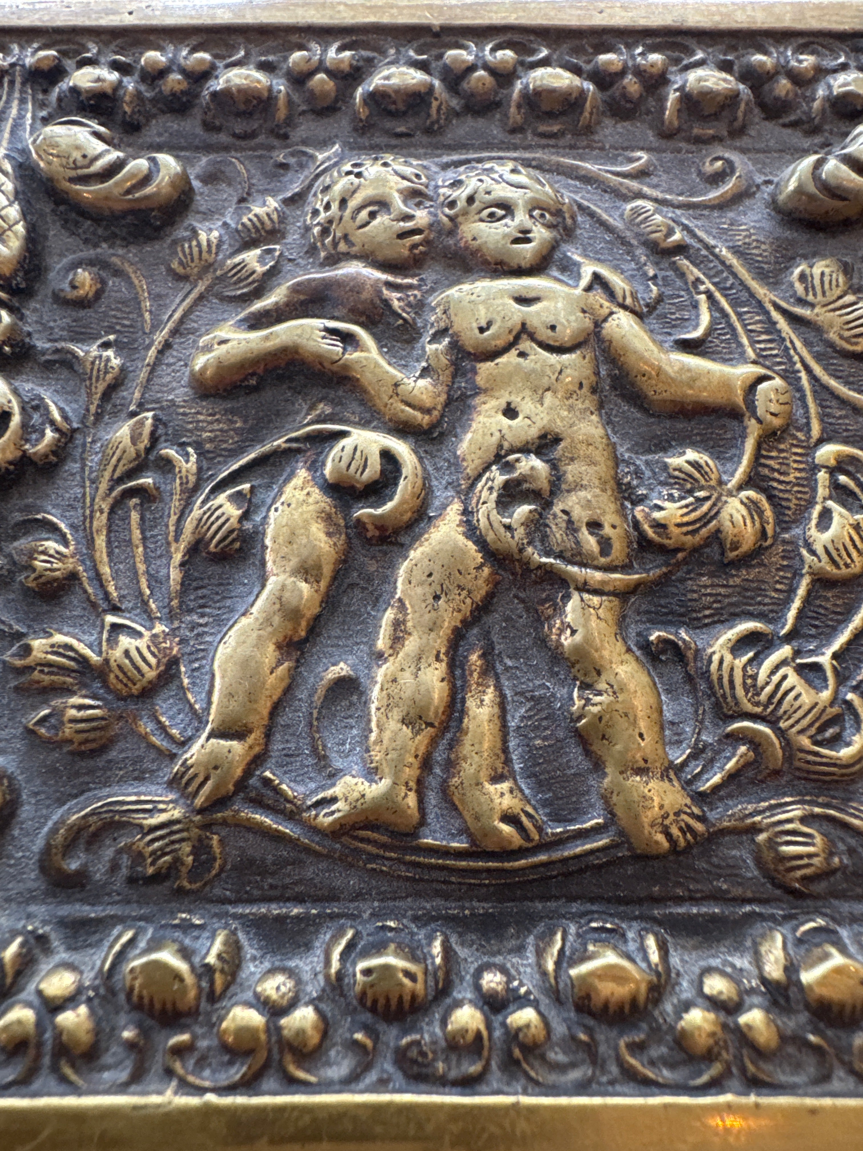 Boîte à bijoux ancienne en bronze putto angelots 1920