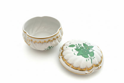 Boîte ronde couverte en porcelaine de Herend verte