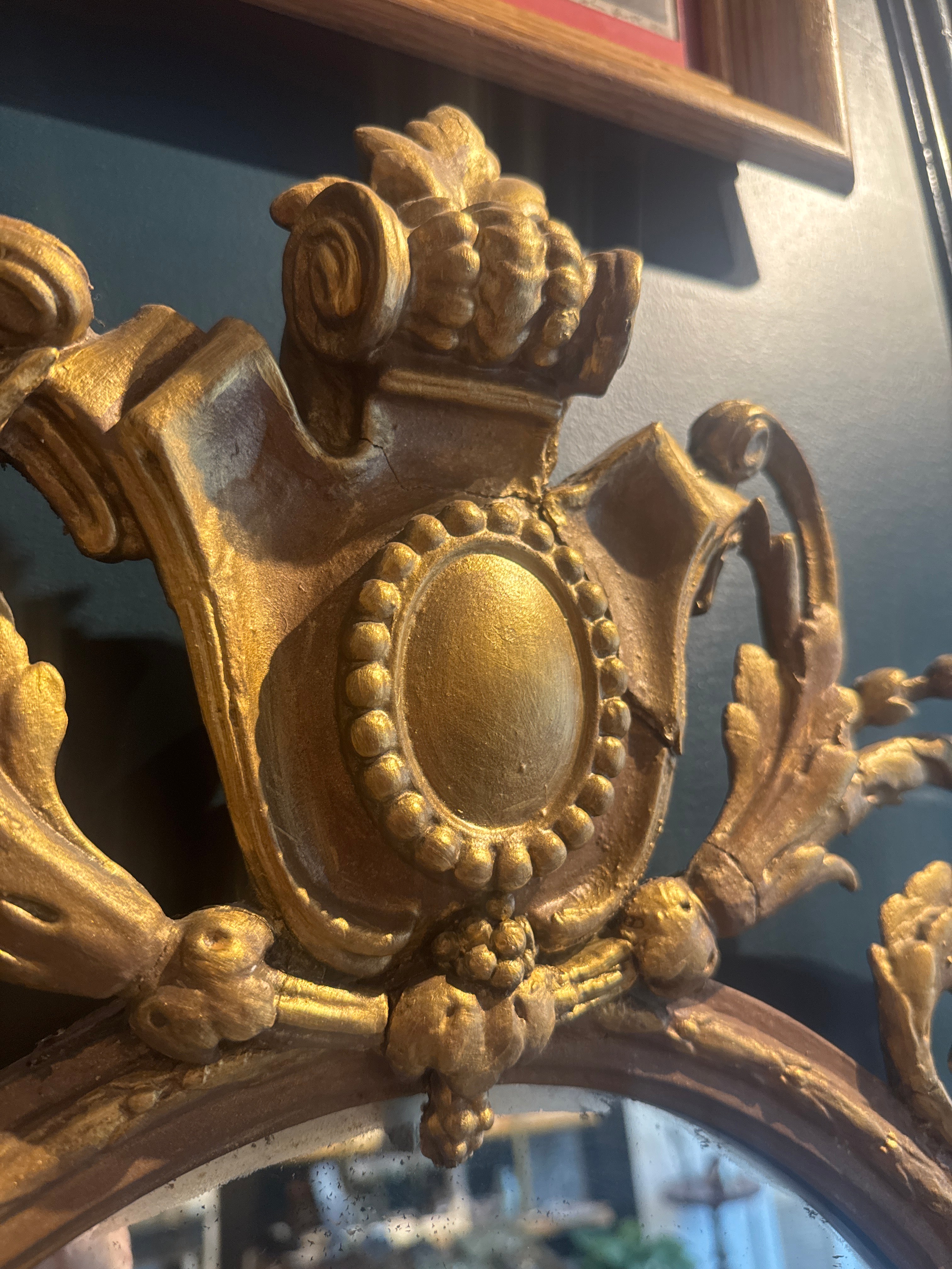 Miroir doré de style Adam, du XVIIIe siècle