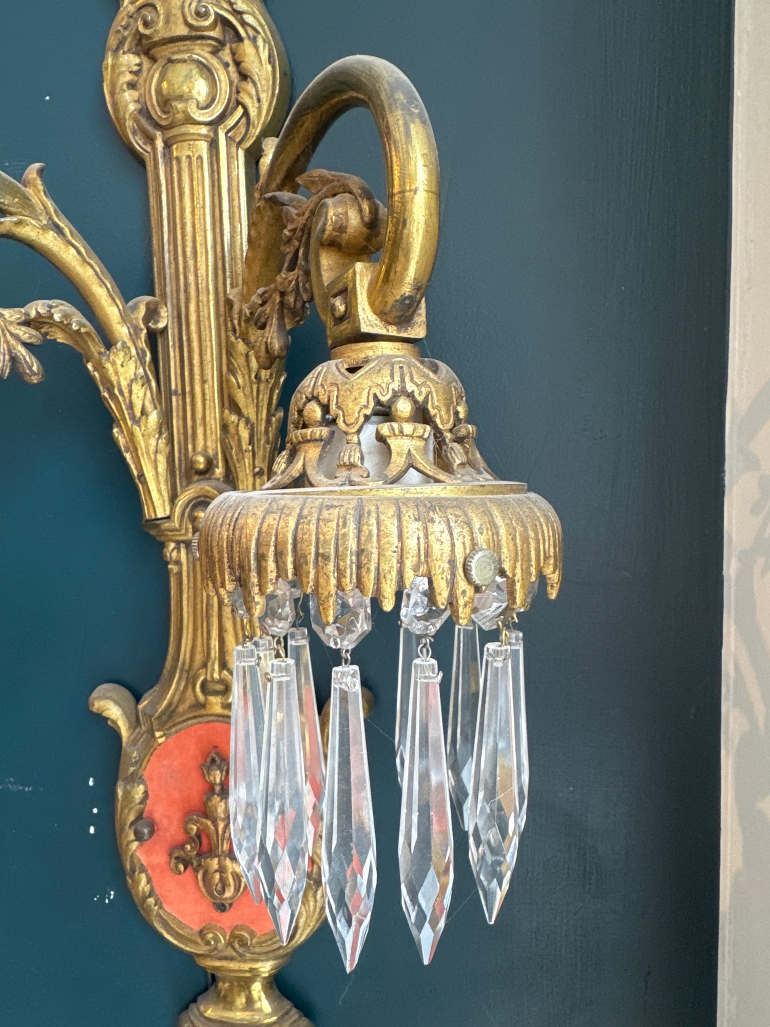 Applique murale en laiton et cristal