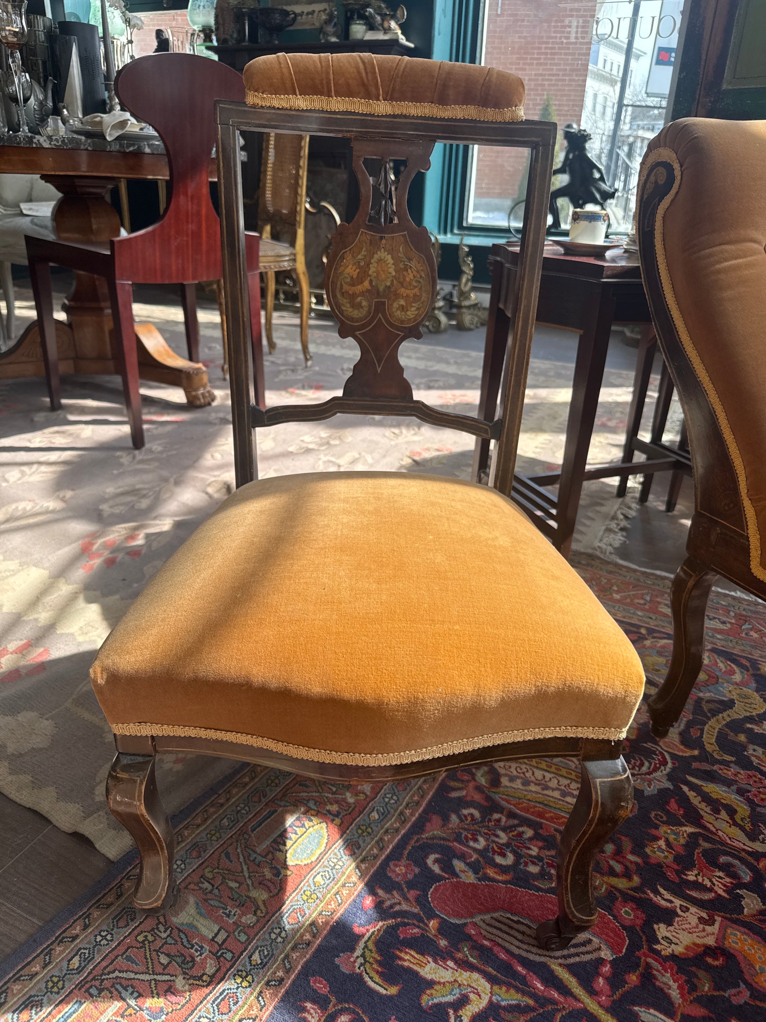 FIX Chaise longue antique avec deux chaises assorties