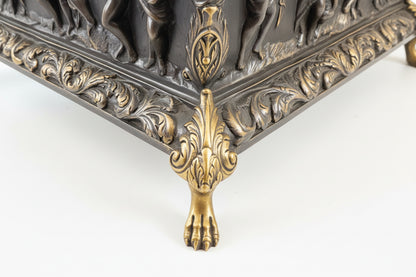 Boîte en métal bronze antique