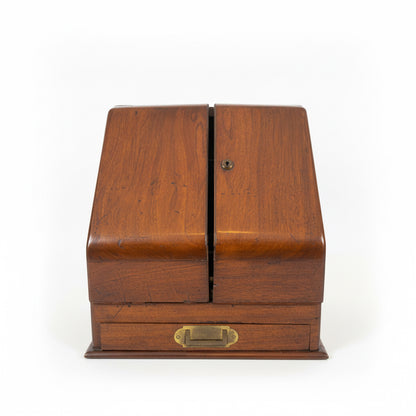 Boîte à papeterie ancienne en noyer, un objet de bureau imposant, début du XIXe siècle.