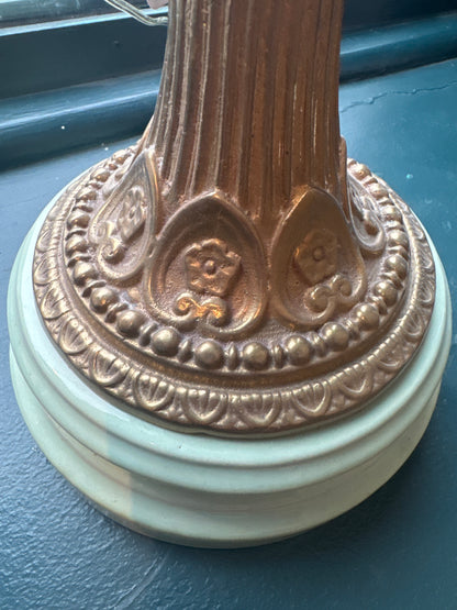 Ancienne lampe à pétrole en laiton du XIXe siècle, convertie en lampe électrique, globes signés Sherwood Birmingham (vendue par paire)