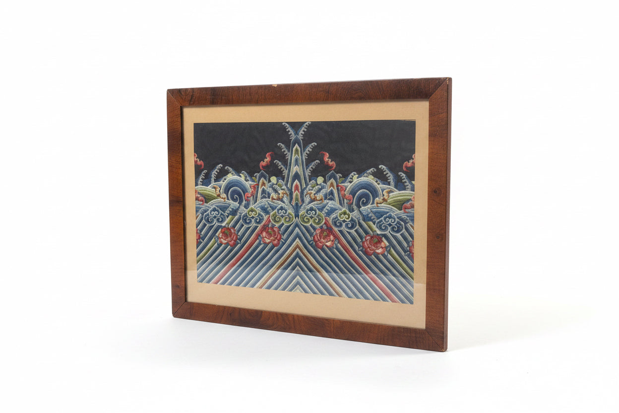 Framed Vintage Chinese Silk Embroidery