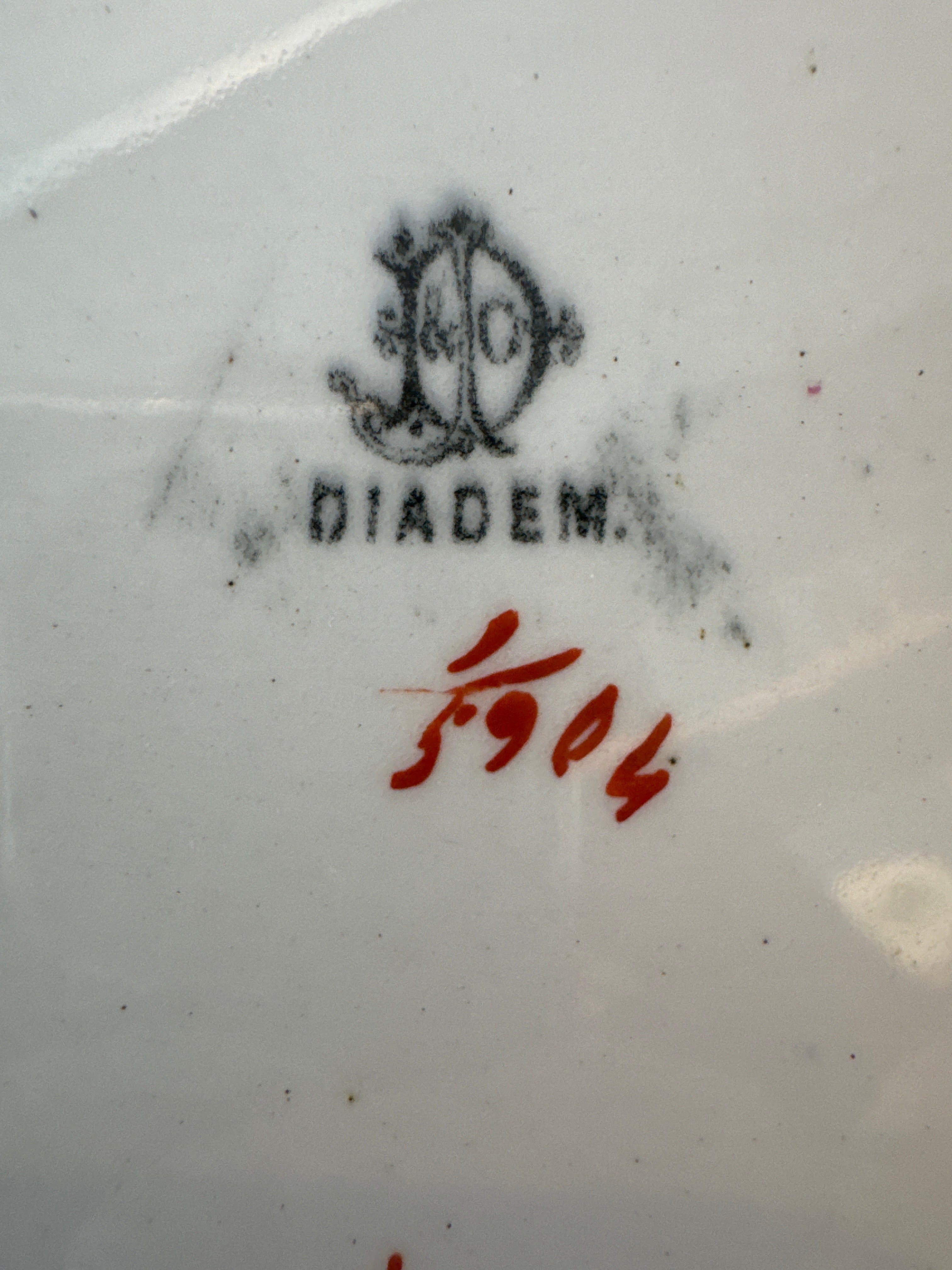 Antique soupière Diaden