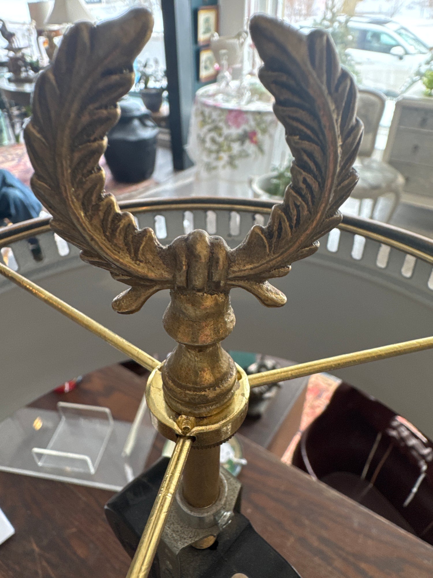 Lampe de bureau de style Empire vintage avec abat-jour en métal