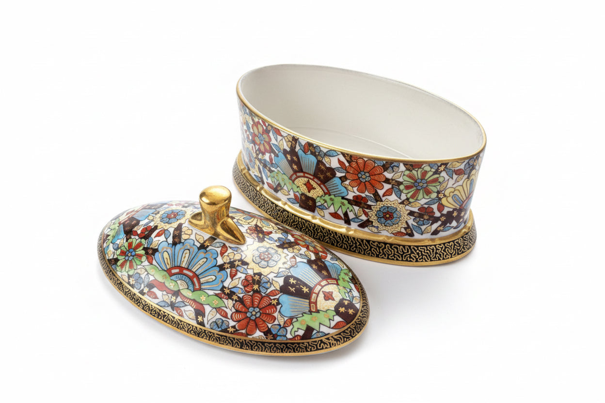 Boîte en porcelaine de Bavière peinte à la main