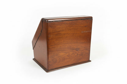 Boîte à papeterie ancienne en noyer, un objet de bureau imposant, début du XIXe siècle.