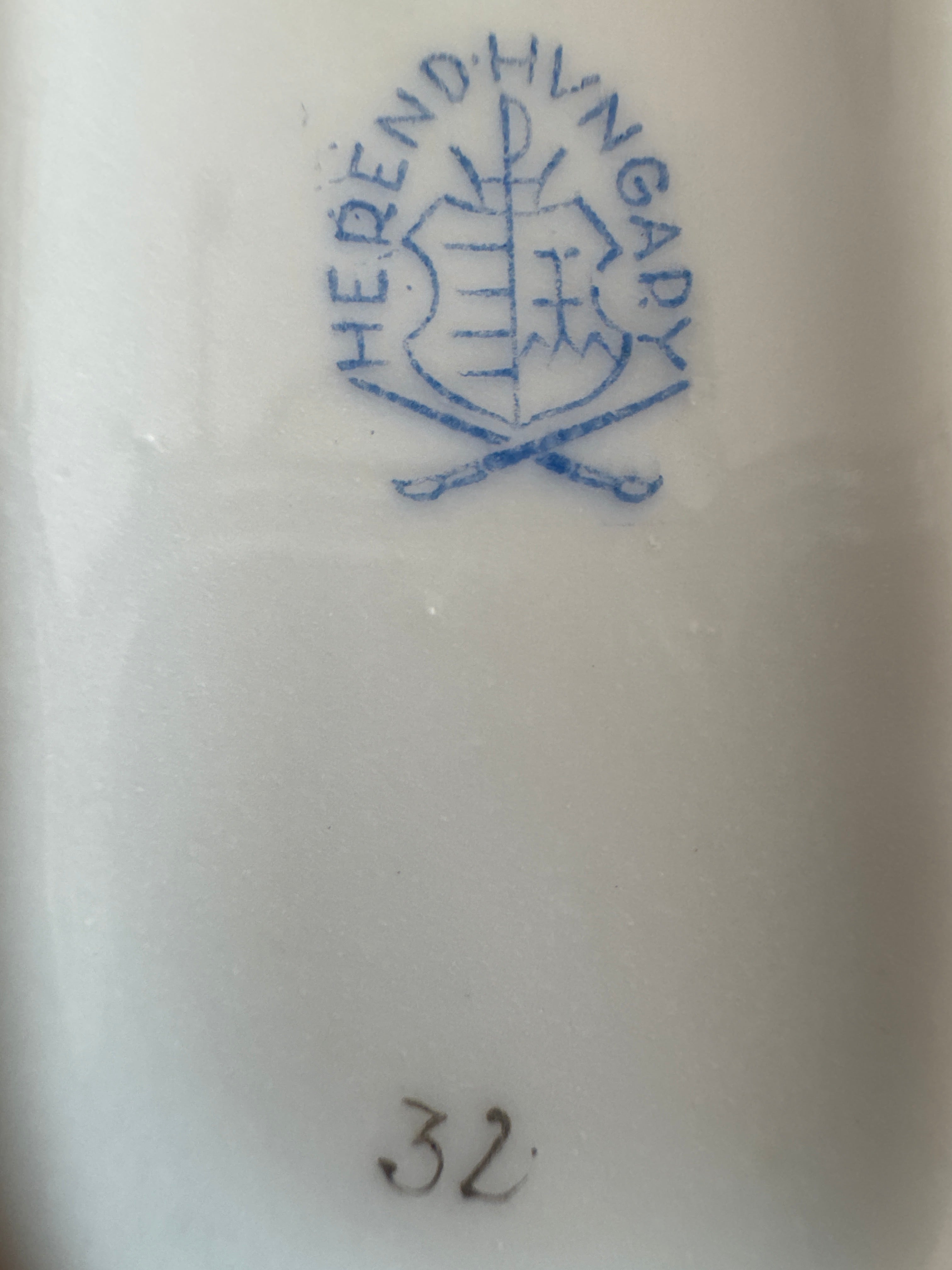 Herend Hongrie Reine Victoria petit vase cuillère ou carte