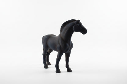 Figurine de cheval vintage en métal coulé