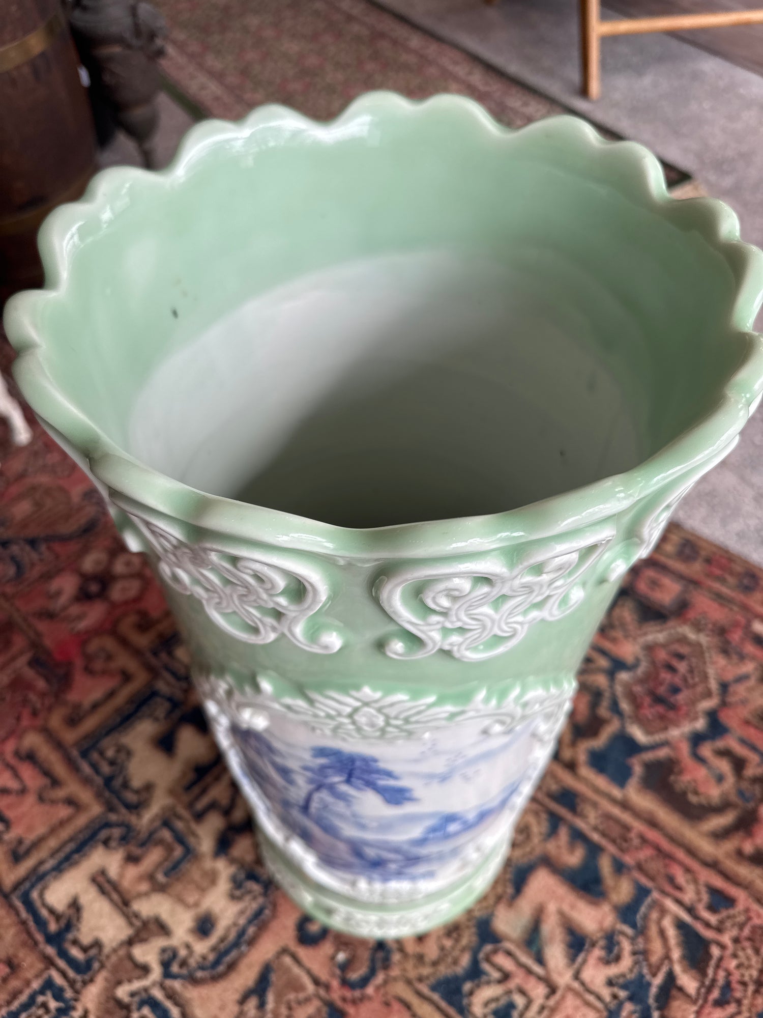 Vase/porte-parapluie en porcelaine vintage